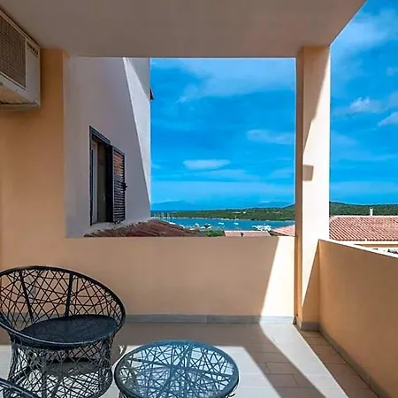 Hotel Fantastico Baia De Bahas One Bedroom Four Sleeps Child Num0884